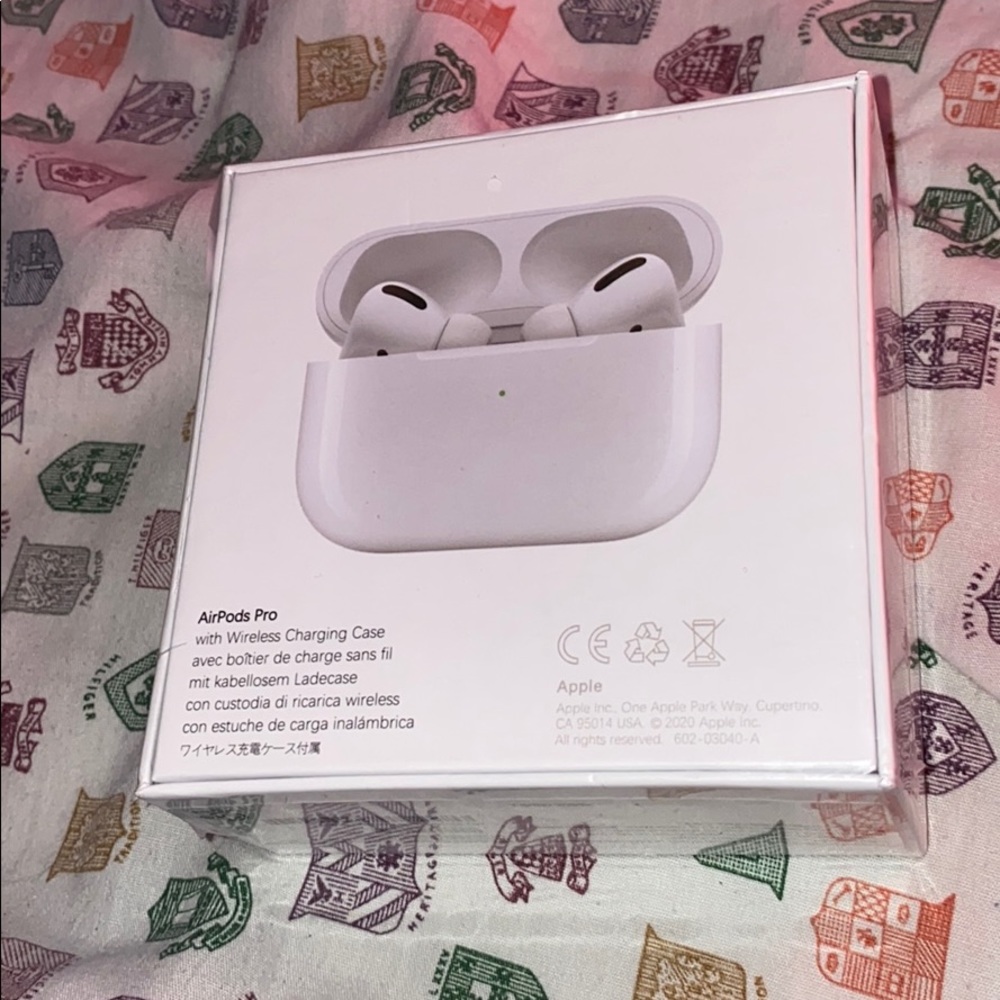 AirPod Pro - Picture 2 of 2